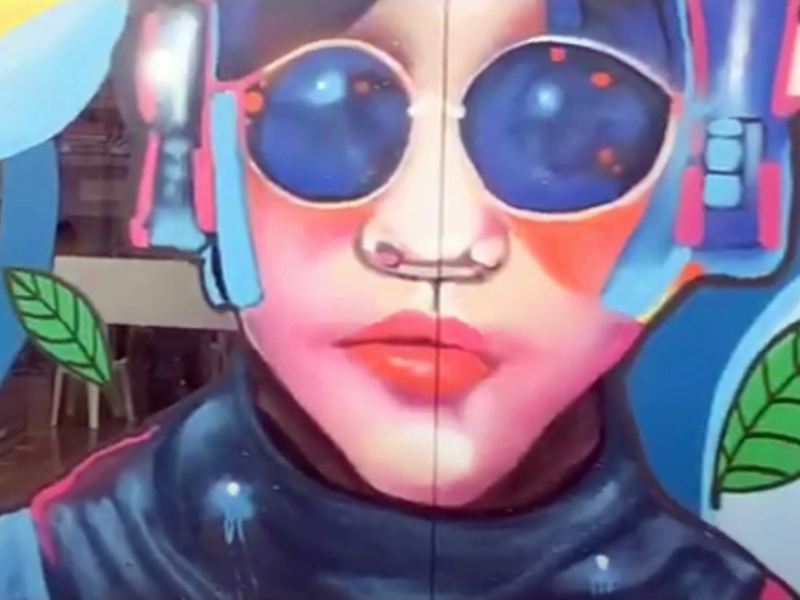 ICÓNICO EDIFICIO DE LA ETB SE EMBELLECE CON GRAFITI.