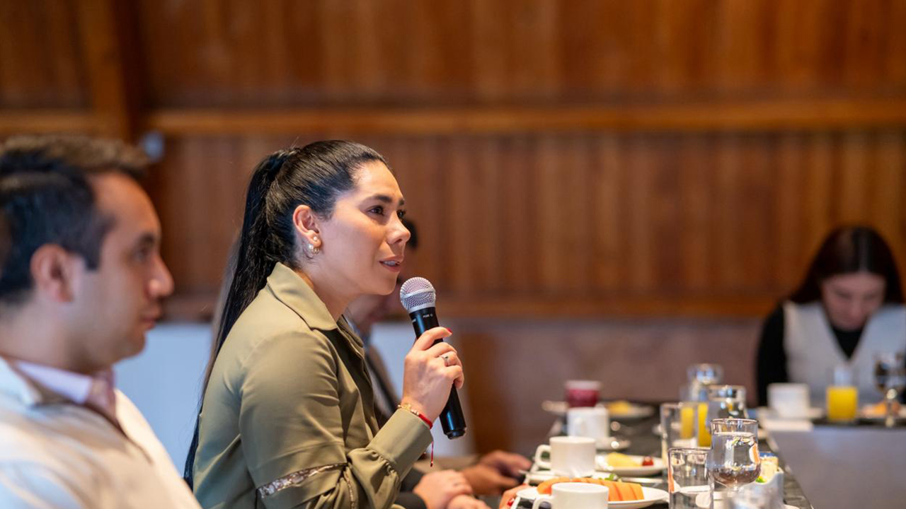 Ministerio TIC lanza canal de WhatsApp “Cero Bullying” para prevenir el acoso digital y proteger a mujeres, niñas y adolescentes